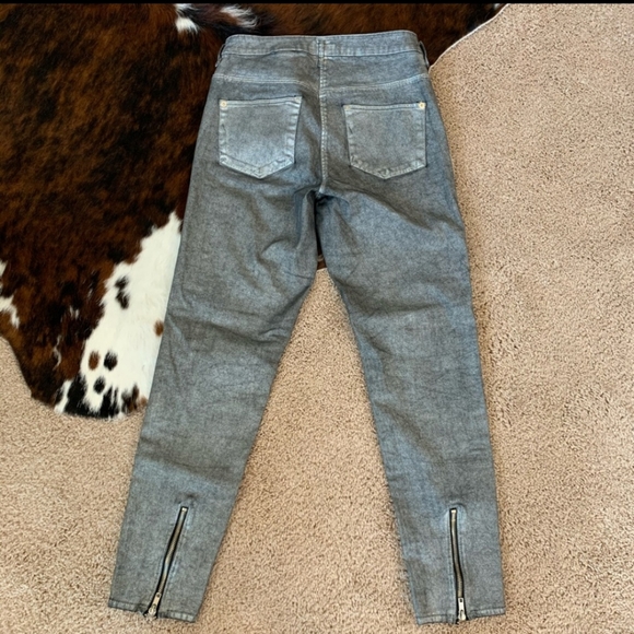 H&M silver jeans. Size 8 - Picture 5 of 8